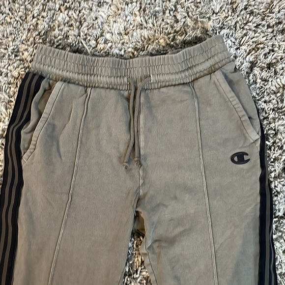 Vintage Champion cropped sweats - Picture 2 of 4